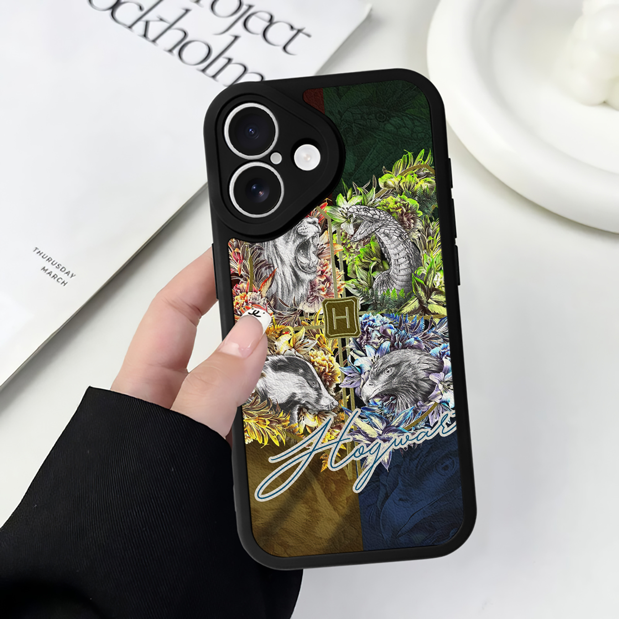 （画像用） Harry Potter ハリー・ポッターシリーズ 【iPhone 16シリーズ対応】シリコンスマホケース（レザー調） 材質：シリコン